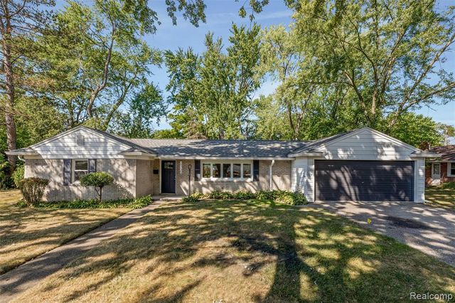 24735 Lathrup Boulevard, Southfield, MI 48075