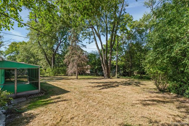 24735 Lathrup Boulevard, Southfield, MI 48075