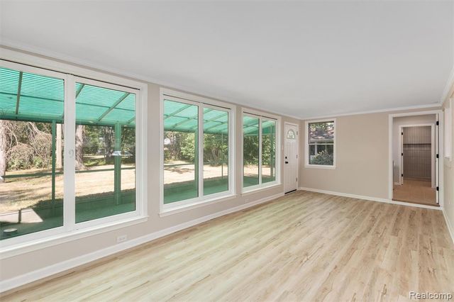 24735 Lathrup Boulevard, Southfield, MI 48075
