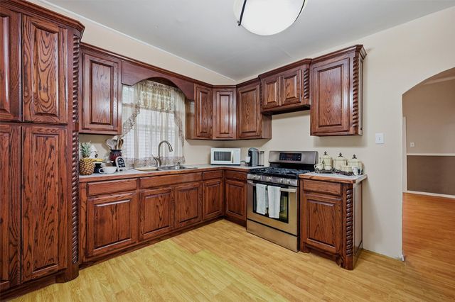 814 S Maxey Street, Sherman, TX 75090
