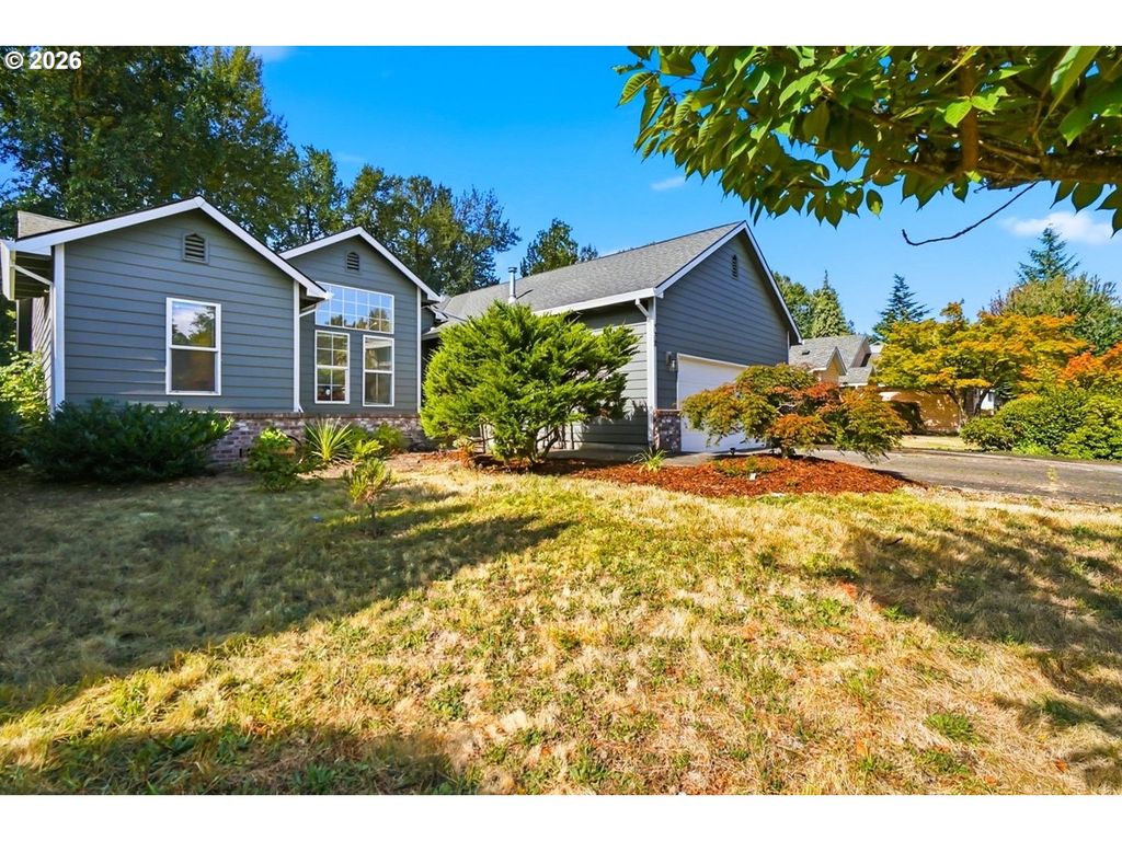 738 Ne MEADOW Dr, Portland, OR 97211