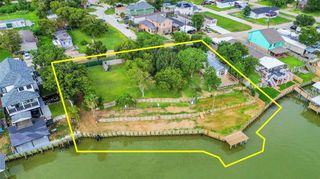 3014 Bay Oaks Harbor Drive, Baytown, TX 77523