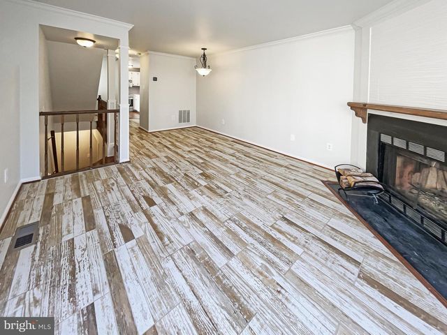 11184 SILENTWOOD LN, Reston, VA 20191