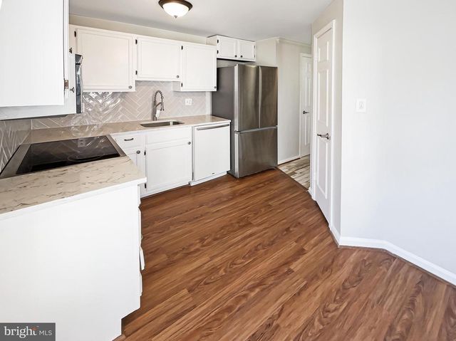 11184 SILENTWOOD LN, Reston, VA 20191