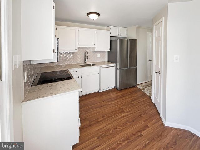 11184 SILENTWOOD LN, Reston, VA 20191