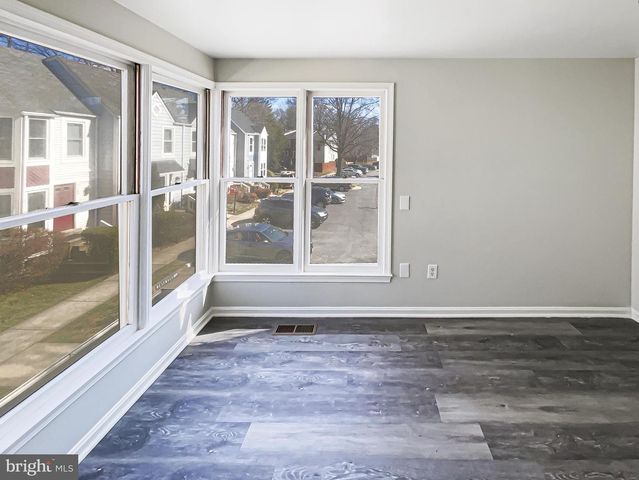11184 SILENTWOOD LN, Reston, VA 20191