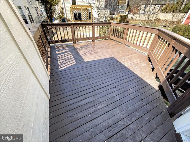11184 SILENTWOOD LN, Reston, VA 20191