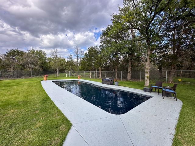 368 Woodlands DR, Bastrop, TX 78602