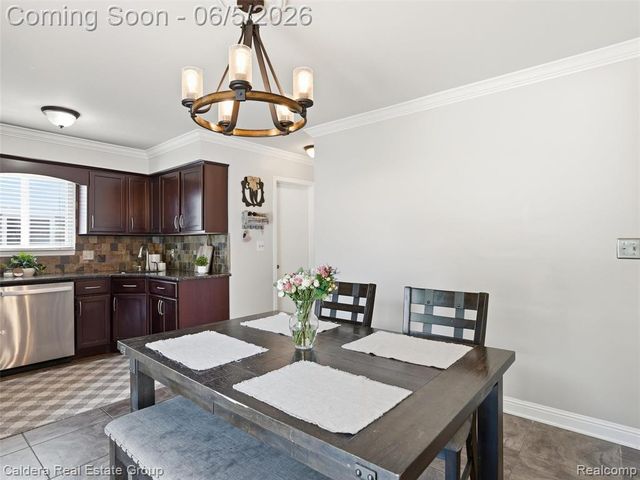 46270 Hollowoode Lane, Macomb, MI 48044