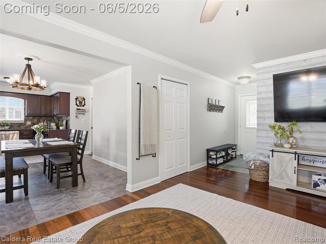 46270 Hollowoode Lane, Macomb, MI 48044