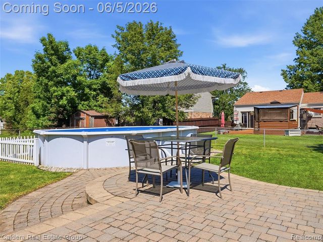 46270 Hollowoode Lane, Macomb, MI 48044