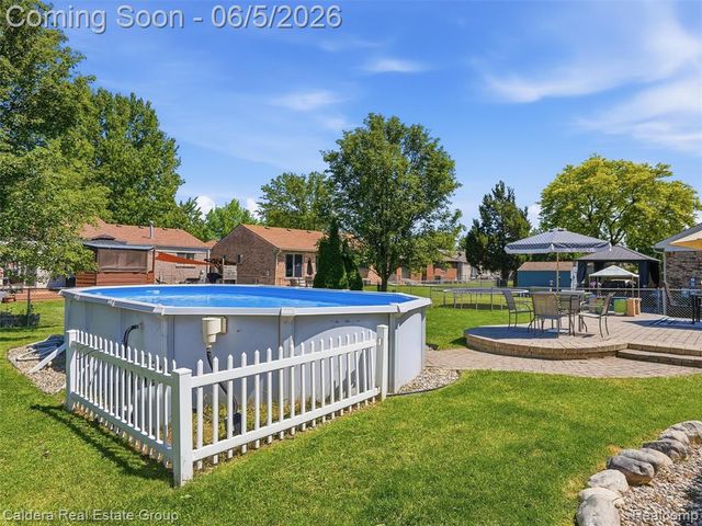 46270 Hollowoode Lane, Macomb, MI 48044