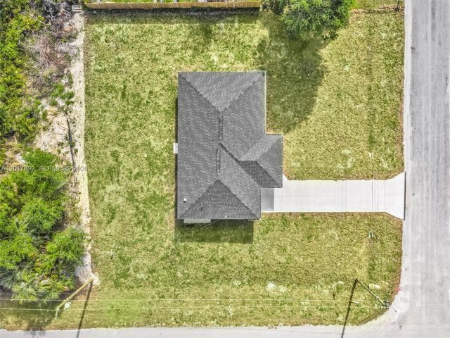 2401 E 11th Street, Lehigh Acres, FL 33936