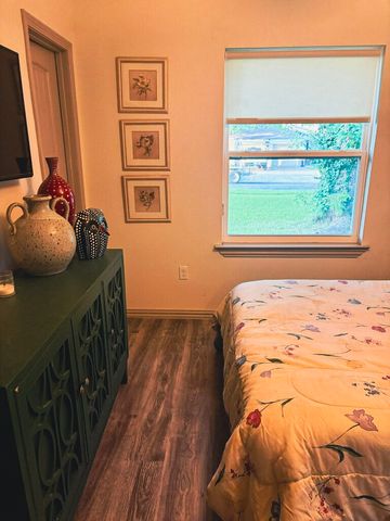 3130 Hillglenn Road, Dallas, TX 75228