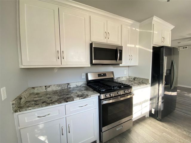 3130 Hillglenn Road, Dallas, TX 75228