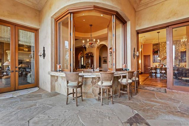 18486 Via Candela, Rancho Santa Fe, CA 92091
