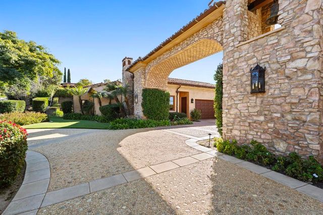 18486 Via Candela, Rancho Santa Fe, CA 92091