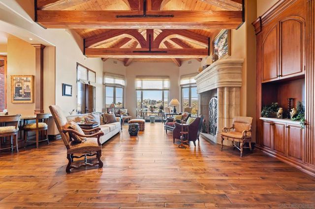 18486 Via Candela, Rancho Santa Fe, CA 92091