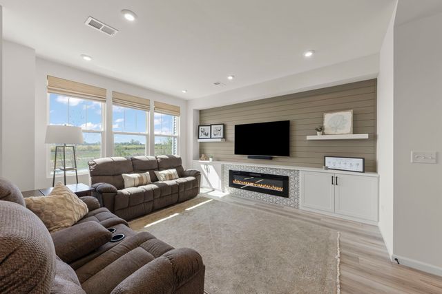 2267 Ryegrass Lane, Bolingbrook, IL 60490