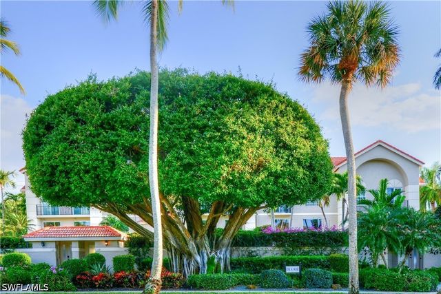 430 10th AVE S 305, Naples, FL 34102