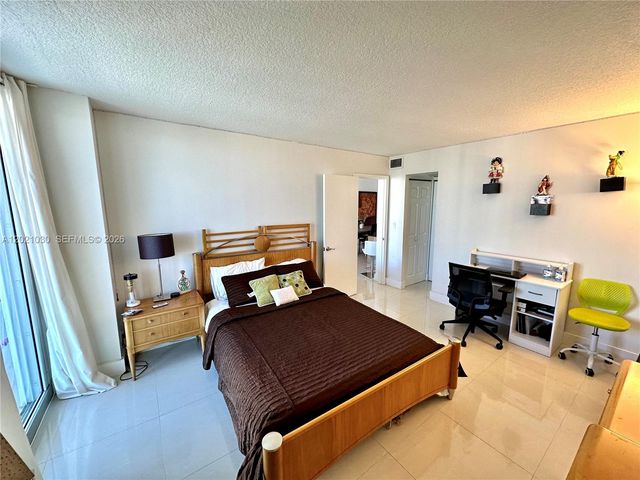100 Bayview Dr 1729, Sunny Isles Beach, FL 33160