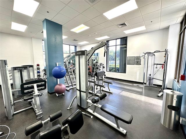 100 Bayview Dr 1729, Sunny Isles Beach, FL 33160