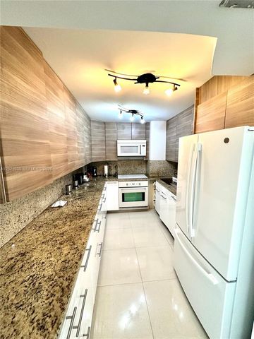 100 Bayview Dr 1729, Sunny Isles Beach, FL 33160