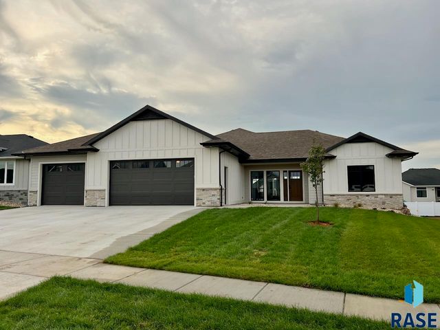 5505 E Daybreak Cir Circle, Sioux Falls, SD 57110