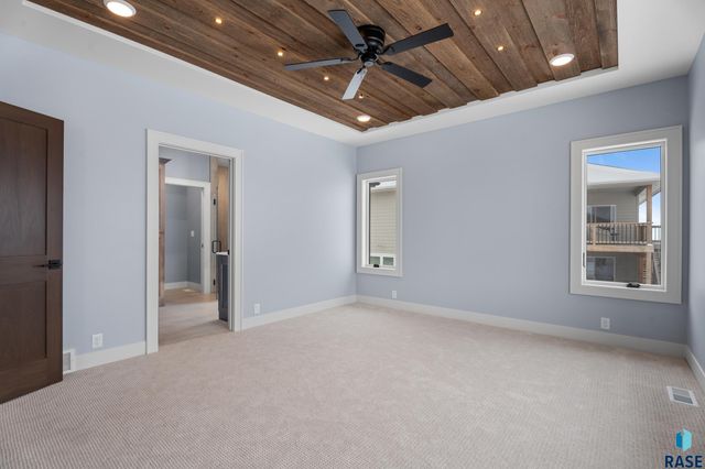 5505 E Daybreak Cir Circle, Sioux Falls, SD 57110