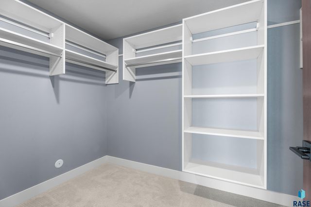 5505 E Daybreak Cir Circle, Sioux Falls, SD 57110