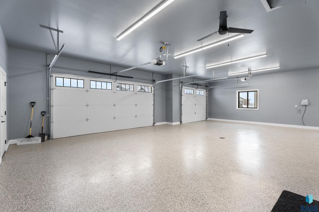 5505 E Daybreak Cir Circle, Sioux Falls, SD 57110