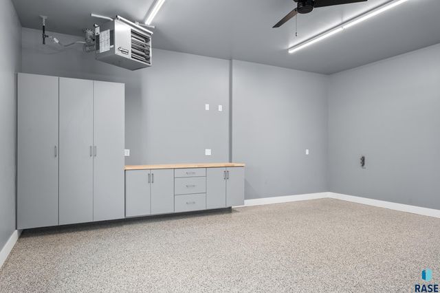 5505 E Daybreak Cir Circle, Sioux Falls, SD 57110