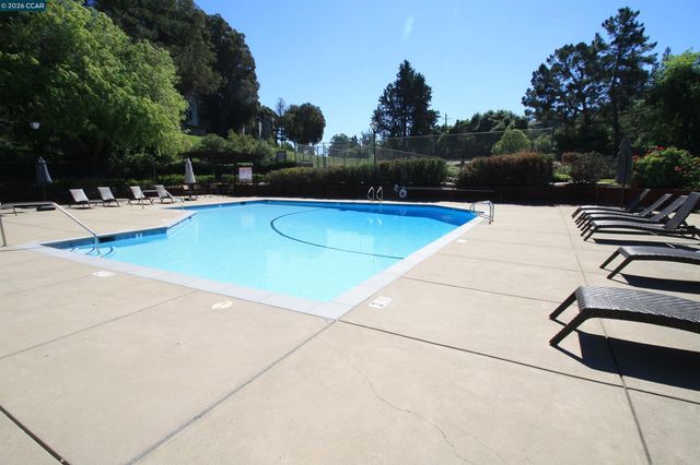 1509 Ashwood Dr, Martinez, CA 94553