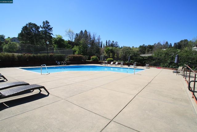 1509 Ashwood Dr, Martinez, CA 94553