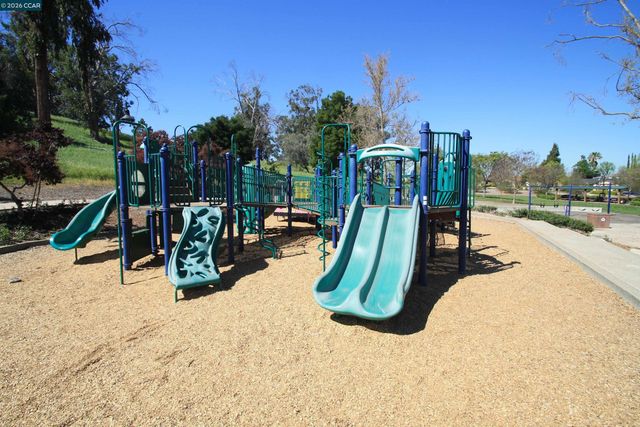 1509 Ashwood Dr, Martinez, CA 94553