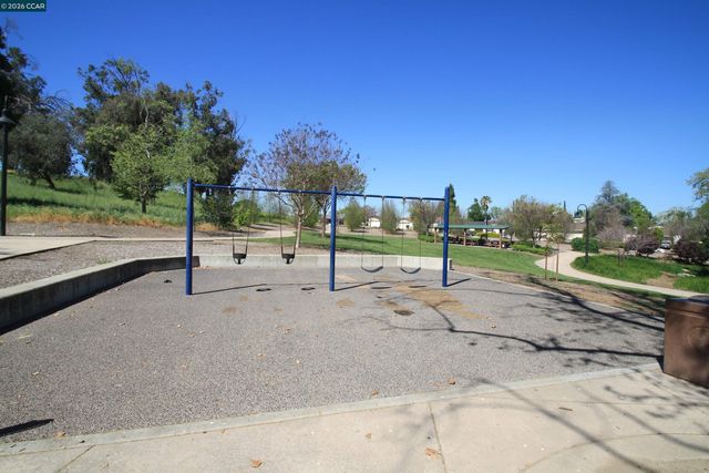 1509 Ashwood Dr, Martinez, CA 94553