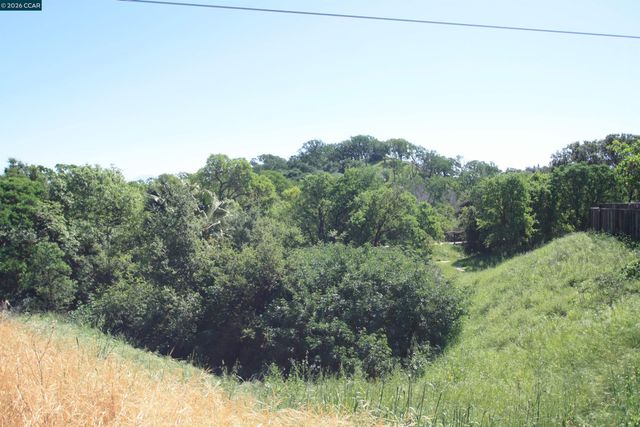 1509 Ashwood Dr, Martinez, CA 94553