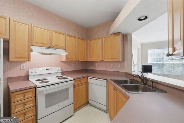 826 Sandringham Drive, Alpharetta, GA 30004