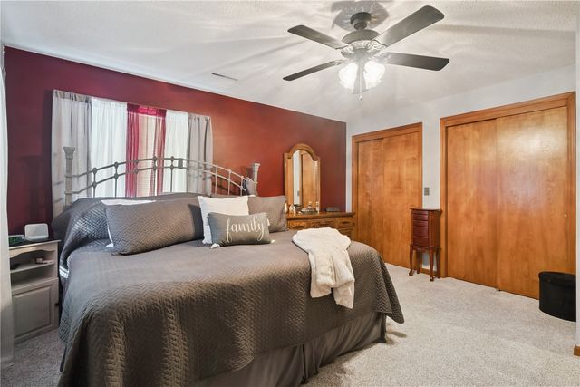 3885 Mohler Road, Center Point, IA 52213