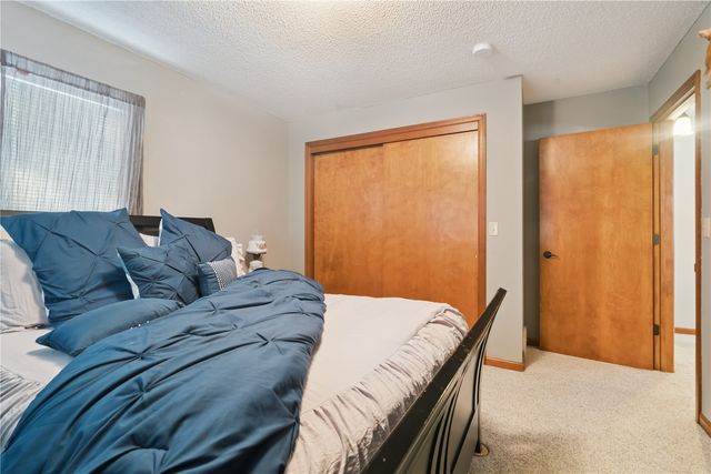 3885 Mohler Road, Center Point, IA 52213