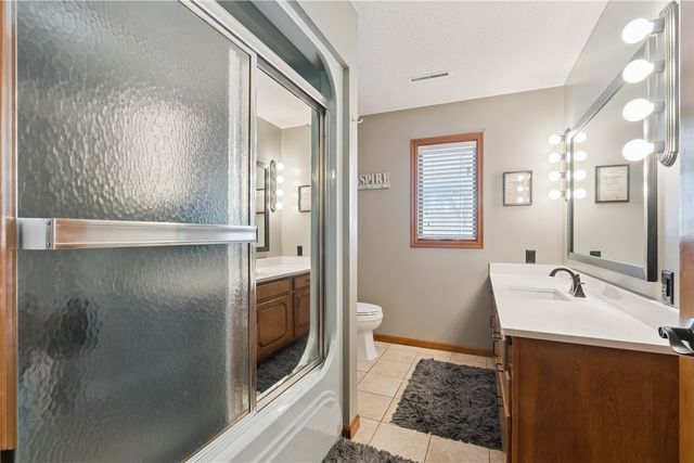 3885 Mohler Road, Center Point, IA 52213