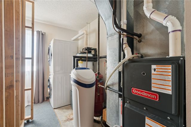 3885 Mohler Road, Center Point, IA 52213