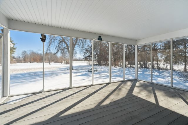 3885 Mohler Road, Center Point, IA 52213
