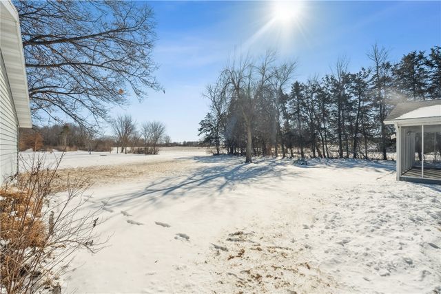3885 Mohler Road, Center Point, IA 52213