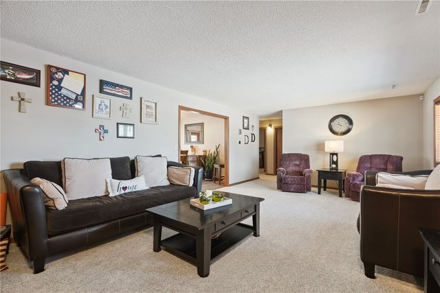 3885 Mohler Road, Center Point, IA 52213