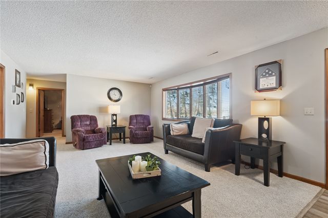 3885 Mohler Road, Center Point, IA 52213