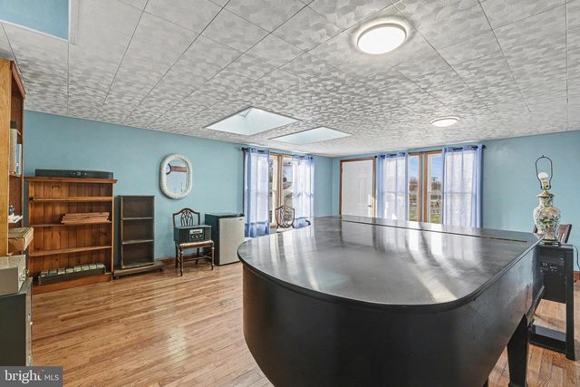 2115 SMITH AVE, Baltimore, MD 21227