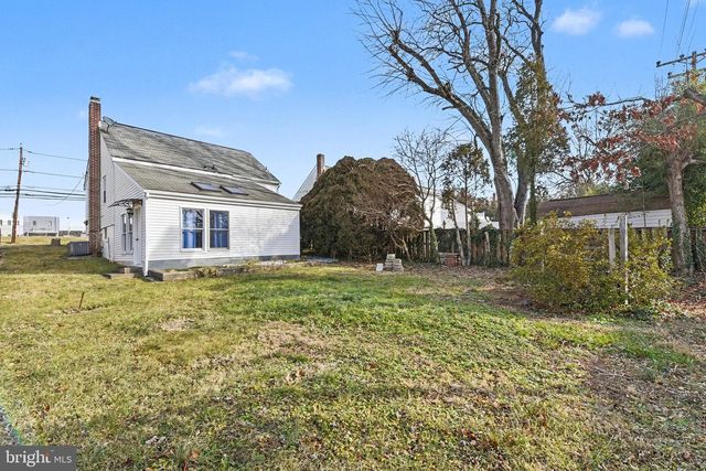 2115 SMITH AVE, Baltimore, MD 21227