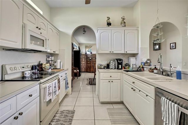 10155 DUFFY CIRCLE, Weeki Wachee, FL 34613