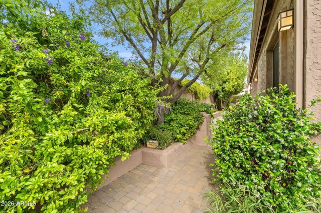 4904 E BLUEFIELD Avenue, Scottsdale, AZ 85254